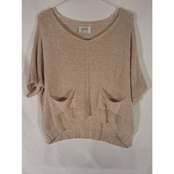 Brand Bazar Womens Tan Short Sleeve Throwback Crochet 2 Pocket Top OS - Picture 1 of 4